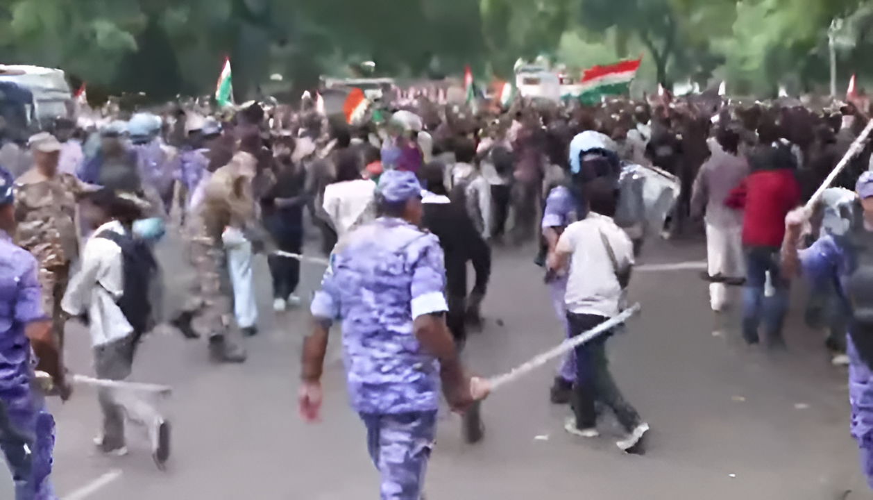Express Post | Delhi Police lathi-charge CJP...